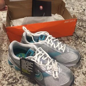 NWT Nike Shox Sneaker